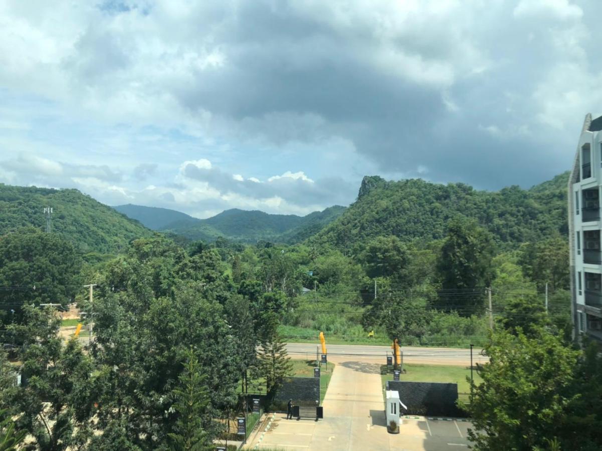 Courtyard Khaoyai Hotel Nakhonratchasima Екстериор снимка